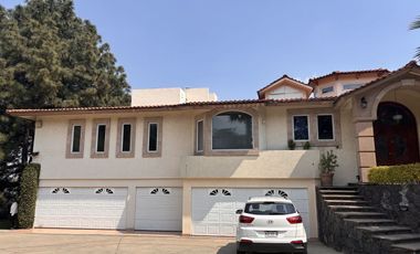 ESPECTACULAR CASA CON AMPLIOS ESPACIOS