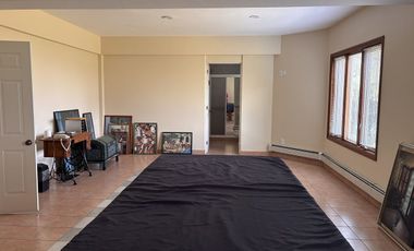 ESPECTACULAR CASA CON AMPLIOS ESPACIOS