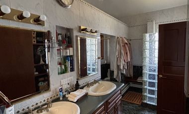 ESPECTACULAR CASA CON AMPLIOS ESPACIOS