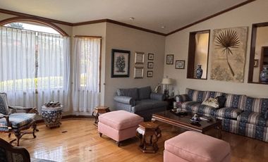 ESPECTACULAR CASA CON AMPLIOS ESPACIOS