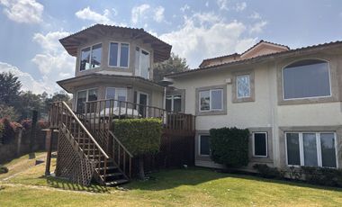 ESPECTACULAR CASA CON AMPLIOS ESPACIOS