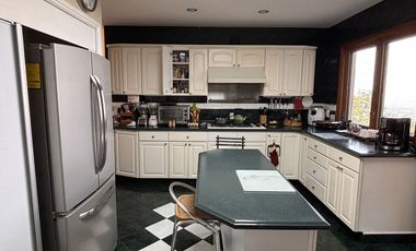 ESPECTACULAR CASA CON AMPLIOS ESPACIOS