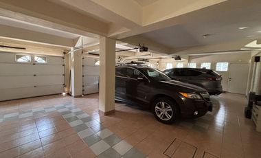 ESPECTACULAR CASA CON AMPLIOS ESPACIOS