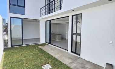 CASA EN VENTA ZONA NORTE DE VILLA DE ÁLVAREZ, 2 PLANTAS, 2 RECÁMARAS, 3 BAÑOS