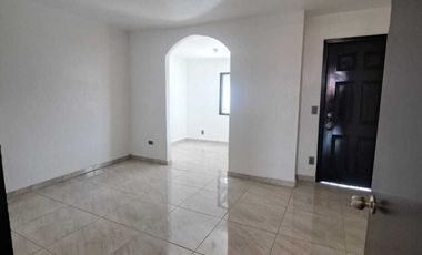 Casa en Venta Recién REMODELADA, Colinas de California