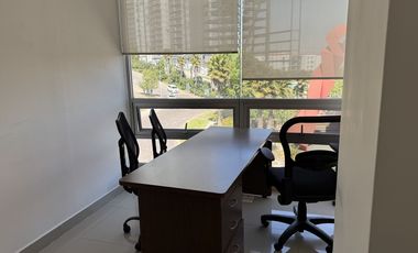 Oficina en renta en Plaza Tripode en Bosque Real