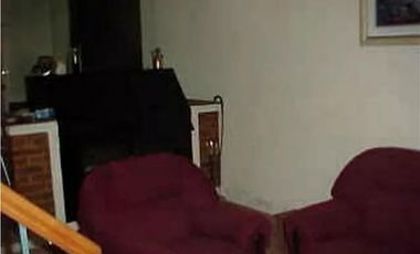 Chalet 6 ambientes sobre lote amplio- Ituzaingó