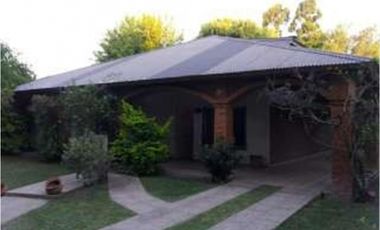 Chalet 6 ambientes sobre lote amplio- Ituzaingó