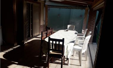 Casa 2 ambientes-Tipo Chalet   Oportunidad - Ituzaingó Norte