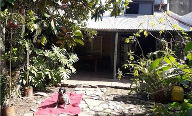 Casa con Galpón y Depto - Ituzaingó Norte