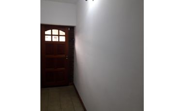 Casa Tipo Chale 4 Ambientes  - Moron Sur