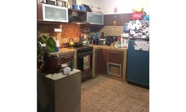 Casa 5 Ambientes- Castelar Sur