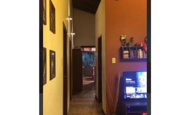 Casa 5 Ambientes- Castelar Sur