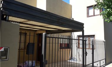 Casa 5 Ambientes- Castelar Sur