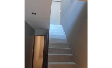 Casa 5 Ambientes- Castelar Sur