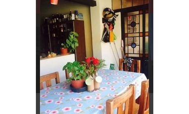 Casa 5 Ambientes- Castelar Sur