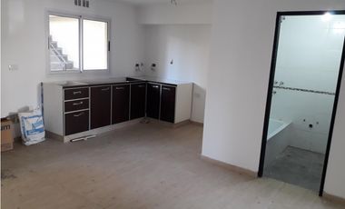 Departamento 3 Ambientes a Estrenar con Cochera. - Castelar Norte