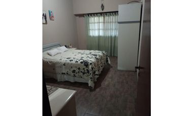 Casa 4 Ambientes en  Venta Ituzaingo Norte