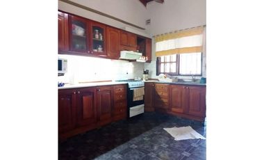 Casa 4 Ambientes en  Venta Ituzaingo Norte