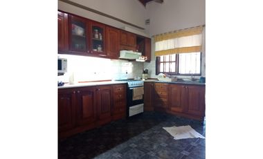Casa 4 Ambientes en  Venta Ituzaingo Norte