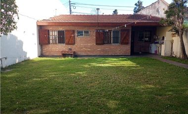 Casa 4 Ambientes en  Venta Ituzaingo Norte