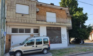 CASA AMERICANA3 AMBIENTES EN DOS PLANTAS CON LOCAL COMERCIAL- Ituzaingó Norte