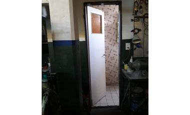 CASA AMERICANA3 AMBIENTES EN DOS PLANTAS CON LOCAL COMERCIAL- Ituzaingó Norte