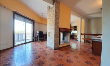 CASA AMERICANA3 AMBIENTES EN DOS PLANTAS CON LOCAL COMERCIAL- Ituzaingó Norte