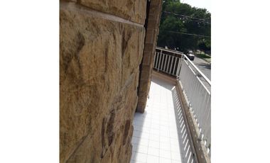 CASA AMERICANA3 AMBIENTES EN DOS PLANTAS CON LOCAL COMERCIAL- Ituzaingó Norte