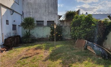 CASA AMERICANA3 AMBIENTES EN DOS PLANTAS CON LOCAL COMERCIAL- Ituzaingó Norte