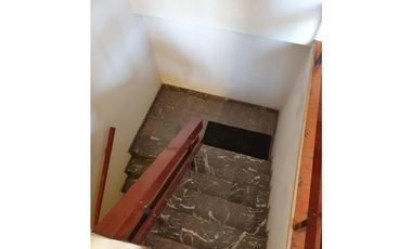 CASA AMERICANA3 AMBIENTES EN DOS PLANTAS CON LOCAL COMERCIAL- Ituzaingó Norte