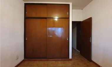 CASA AMERICANA3 AMBIENTES EN DOS PLANTAS CON LOCAL COMERCIAL- Ituzaingó Norte