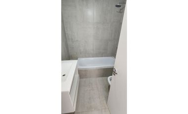 Departamento 4 Ambientes con cochera en Venta -Castelar Sur