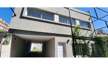 Departamento 4 Ambientes con cochera en Venta -Castelar Sur