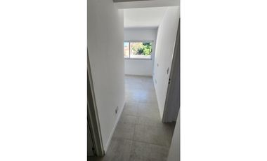 Departamento 4 Ambientes con cochera en Venta -Castelar Sur