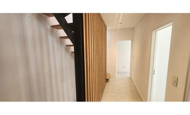Departamento 4 Ambientes con cochera en Venta -Castelar Sur