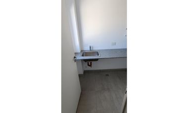 Departamento 4 Ambientes con cochera en Venta -Castelar Sur