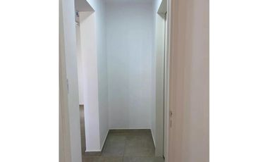 Departamento de 2 ambientes en Ituzaingo Sur con cochera y terraza privada.