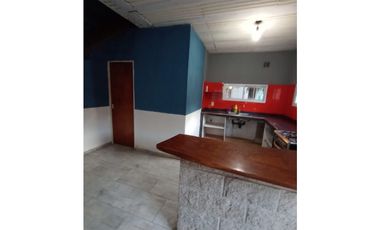 Casa 4 Ambientes con Parque en  Venta Merlo Pontevedra