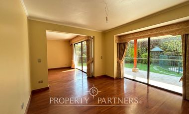 Espectacular casa en consolidado condominio cercano a Colegio San Francisco Javier