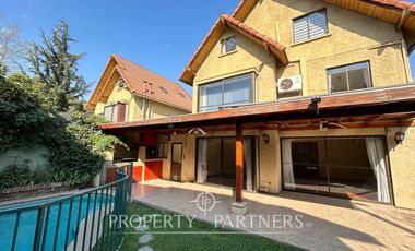 Espectacular casa en consolidado condominio cercano a Colegio San Francisco Javier