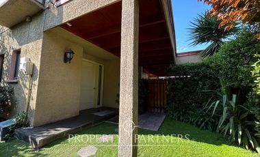 Espectacular casa en consolidado condominio cercano a Colegio San Francisco Javier