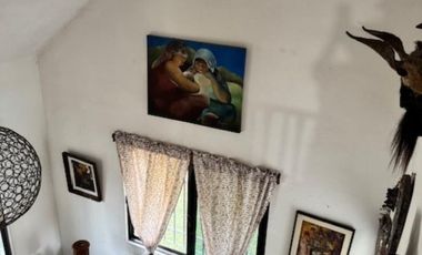 Casa con alberca con dos búngalos en fraccionamiento con seguridad