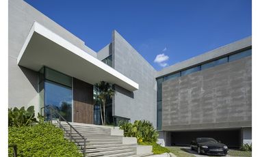 Una casa con el estilo mas moderno y lujoso que encontras en Panama!