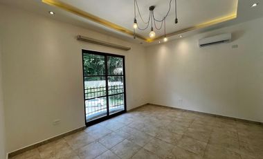 Vive en Grande: Venta de casa de Dos Niveles en Camino de Cruces