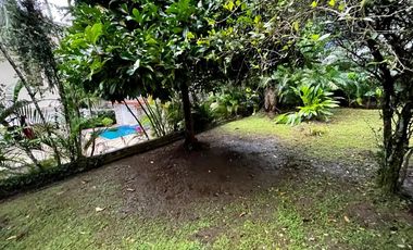 Exclusividad y Naturaleza en Perfecta Armonía: Tu Hogar en Camino de Cruces, Clayton