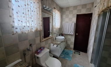 Casa en Coco del Mar/ Lote con zonificiacion R2A ( Residencial mediana densidad)