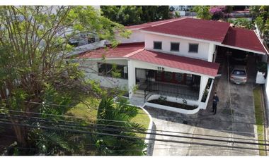 Casa en Coco del Mar/ Lote con zonificiacion R2A ( Residencial mediana densidad)