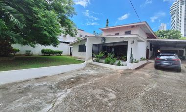 Casa en Coco del Mar/ Lote con zonificiacion R2A ( Residencial mediana densidad)