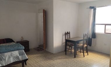 Edificio de 4 pisos, calle principal excelente ubicación